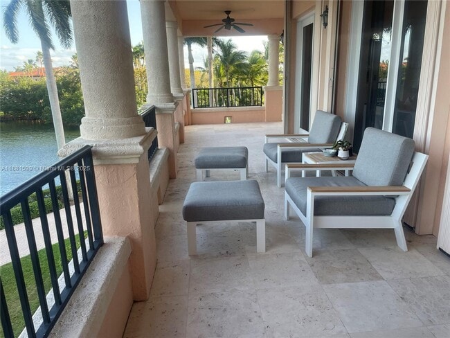 Foto del edificio - 13645 Deering Bay Dr