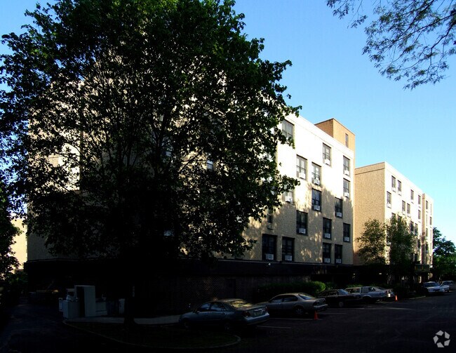 Vista desde el área noroeste - Petrone Building