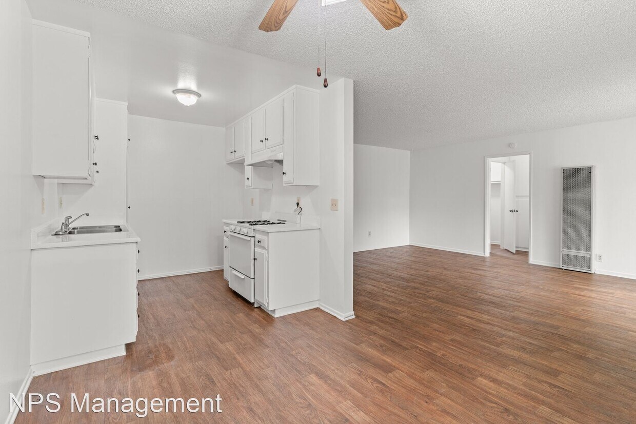 Foto principal - Studio, 1 bath Apartment - 8331 Lampson Av...