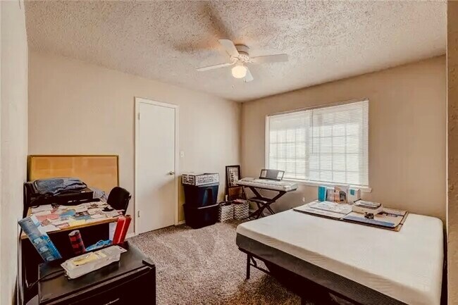 Foto del edificio - 1817 E Lindsey St