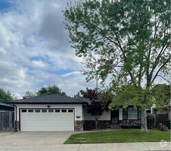 Building Photo - 2308 Aladdin Way