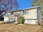 Foto principal - Large 4-bedroom home in Layton Available Now!