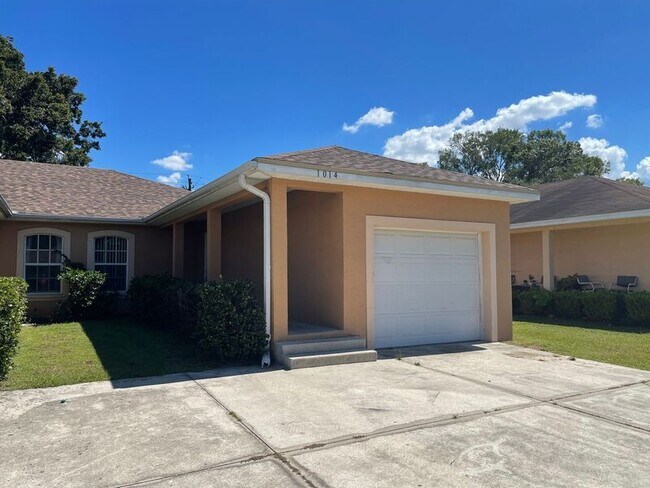 Foto del edificio - 1014 Fox Lake Dr