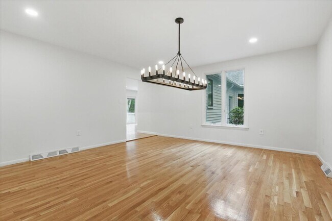 Foto del edificio - 183 Kings Grant Rd