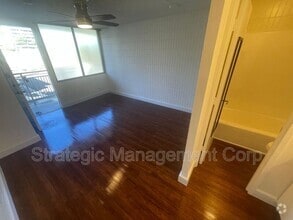 Building Photo - 1301 Lusitana St