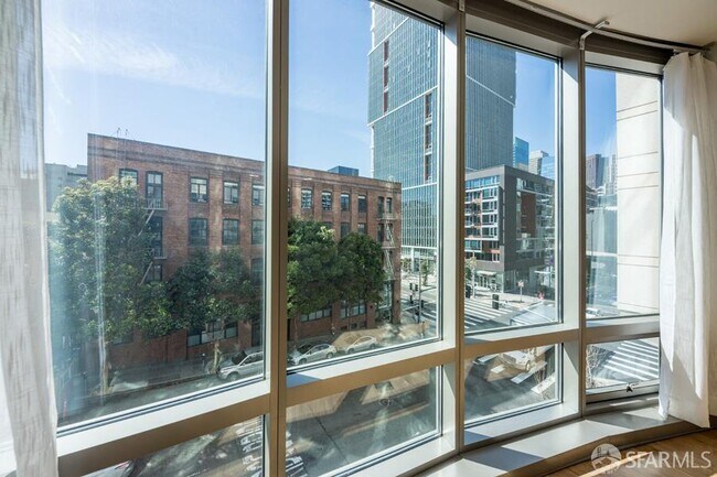 Foto del edificio - 333 1st St