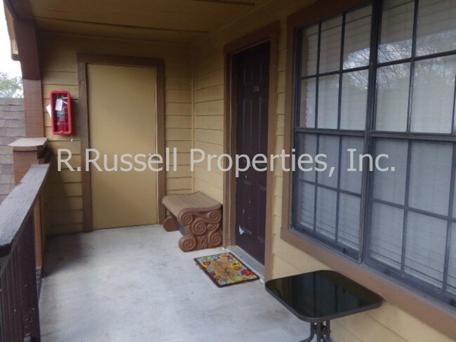 Building Photo - 351 Lone Hill Dr