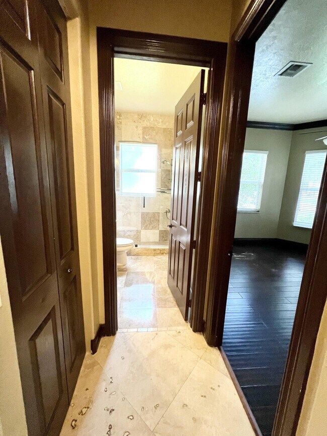 Building Photo - 8716 Cobblestone Point Cir