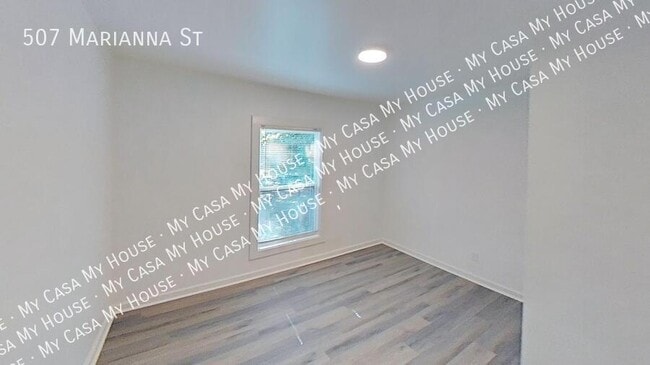 Building Photo - 507 Marianna St
