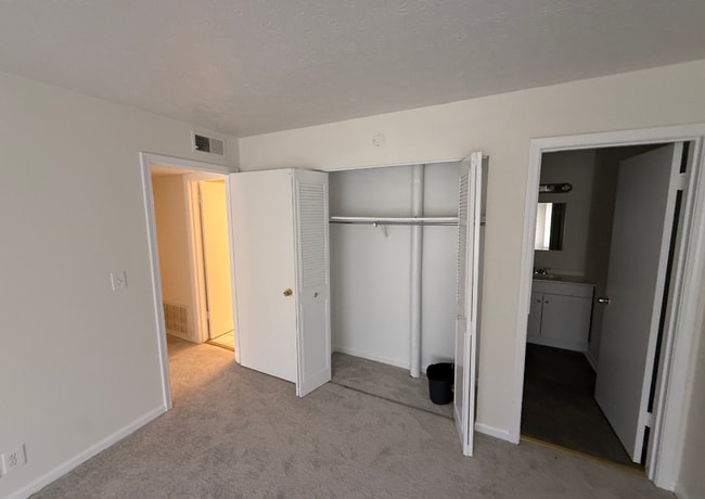 Building Photo - 7010 Wildwood Cir