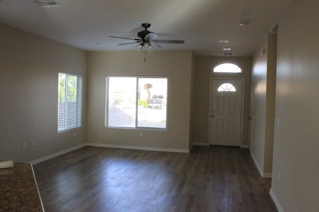 Building Photo - 9847 Prescott Dr