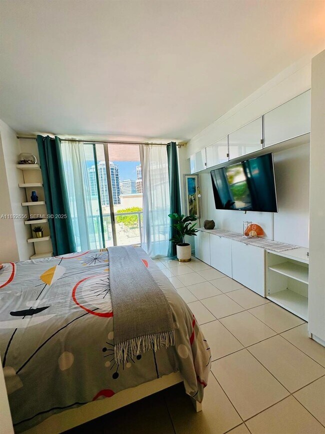 Foto del edificio - 2889 McFarlane Rd