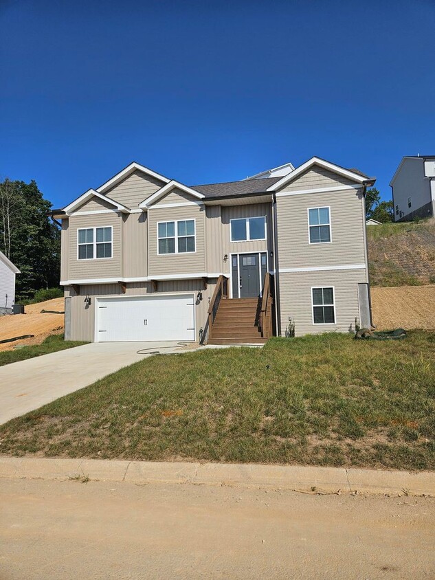 Building Photo - New Construction in Karns with Washer and ...