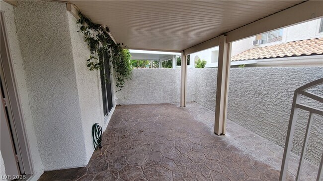 Foto del edificio - 453 Temple Canyon Pl