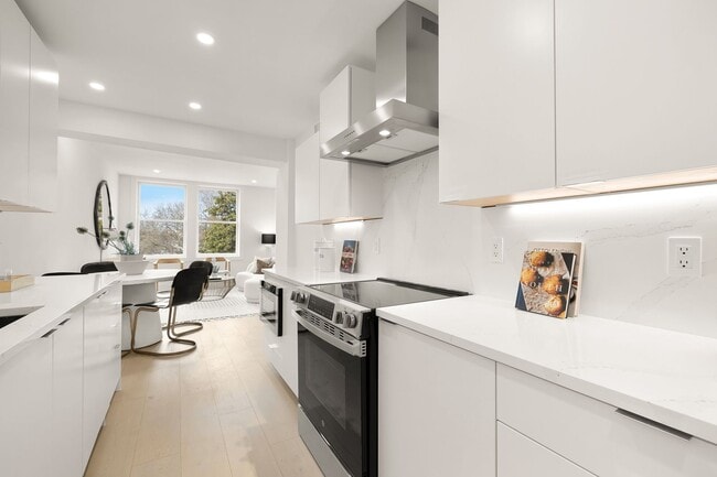 Interior Photo - The Windsor - Kalorama