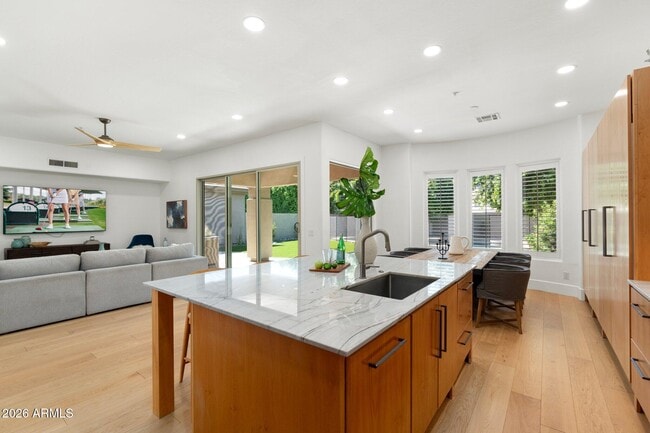 Foto del edificio - 7471 E Sunnyvale Dr