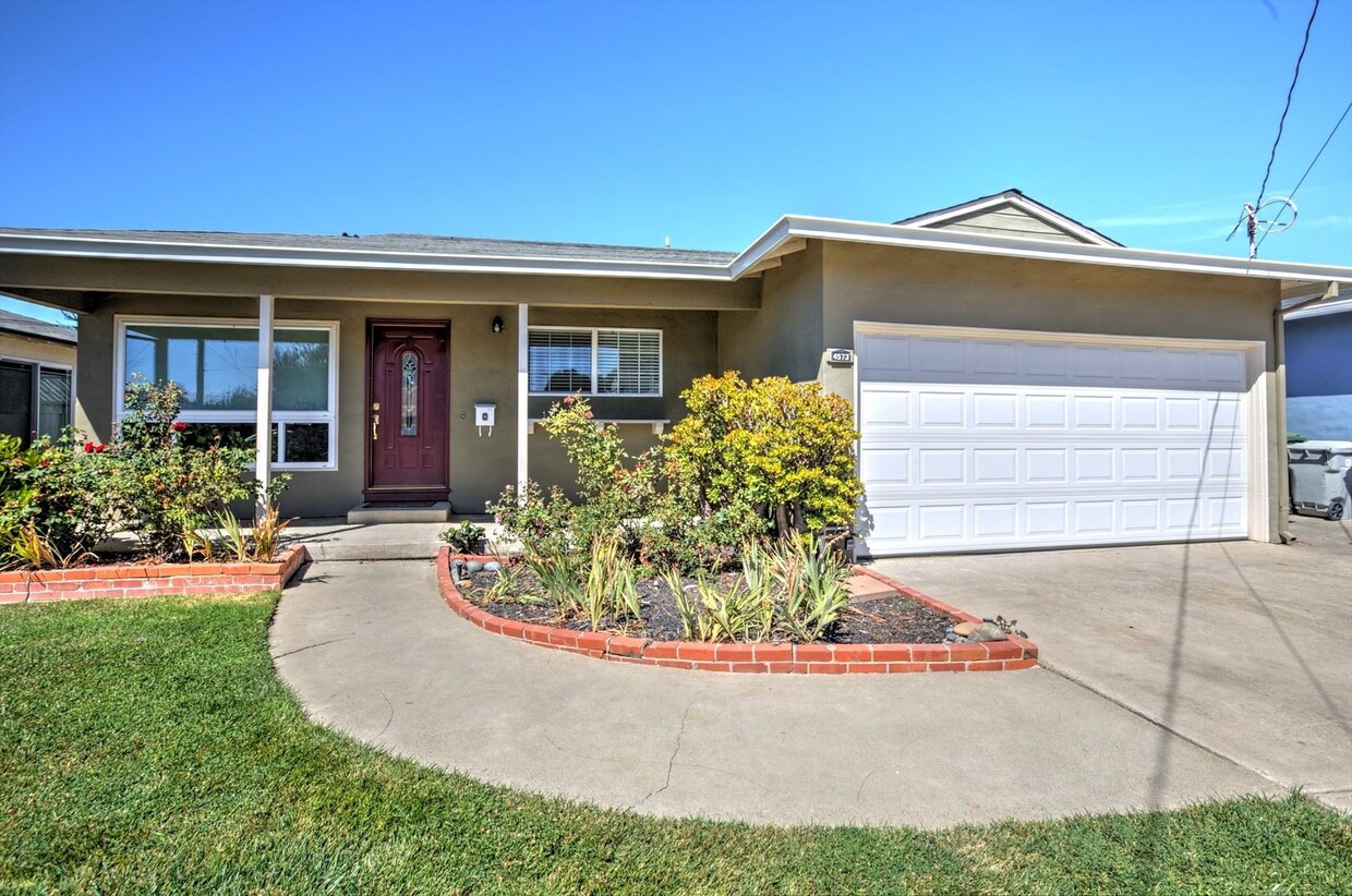 Primary Photo - 3 br, 2 bath House - 4573 San Juan Avenue