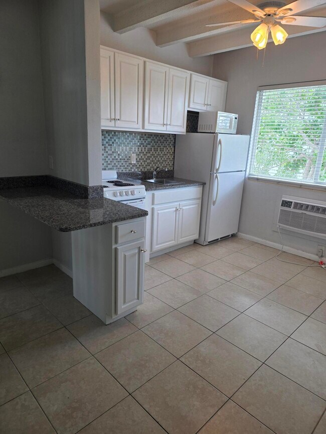 Foto del edificio - 100 Cascade Ln