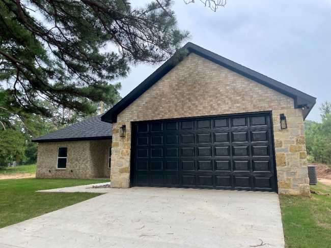 Building Photo - 18291 Clear Lake Cir