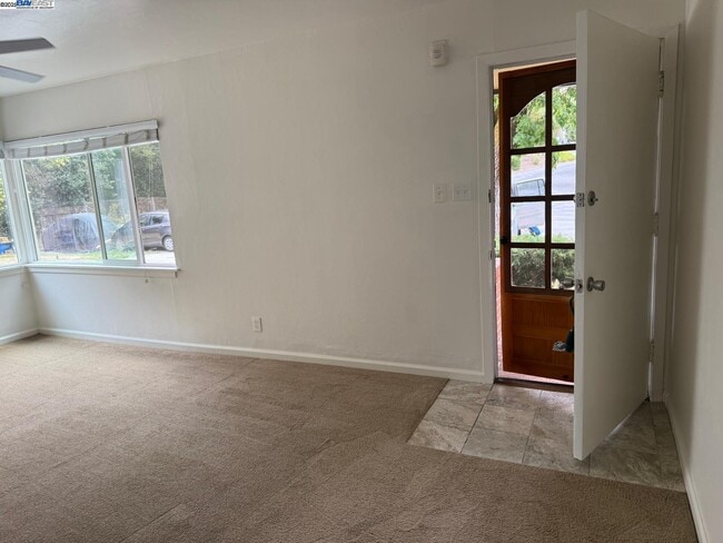Building Photo - 987 Paulson Ct