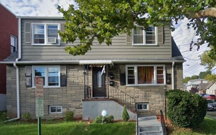 Primary Photo - 15 Centre Ave