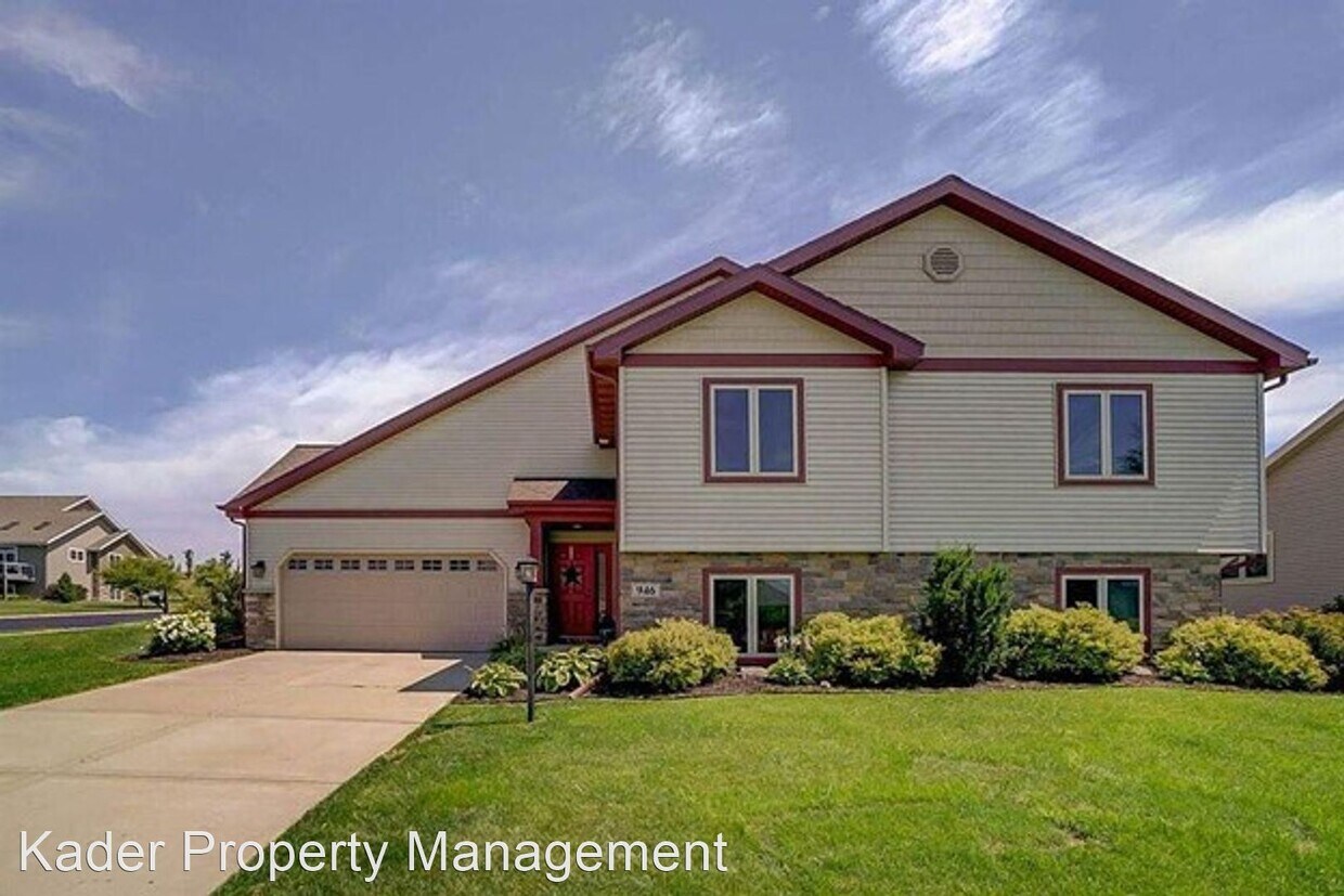 Foto principal - 4 br, 3 bath House - 946 Jenna Dr.