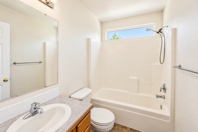 Building Photo - 4220 E Iris Ct