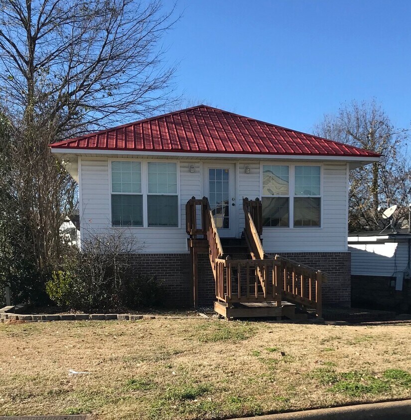 Foto principal - 938 16th Ave E