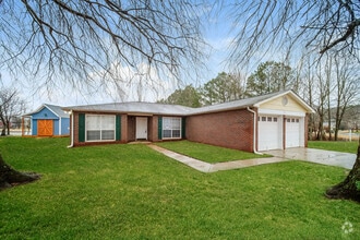 Building Photo - 113 Champions Green Dr