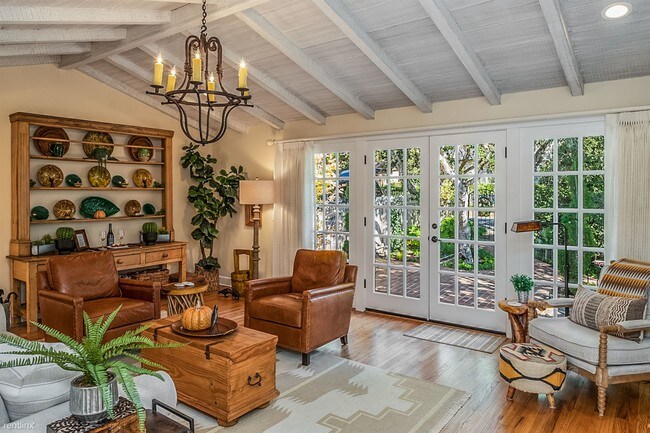 Building Photo - 2 br, 2 bath House - 3791 Little Sandpiper...