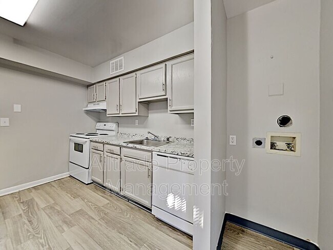 Building Photo - 5705 Revere Pl