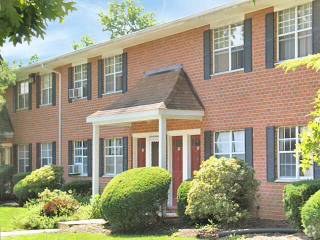 54 Garden View Terrace Unit 4, East Windsor, NJ 08520  