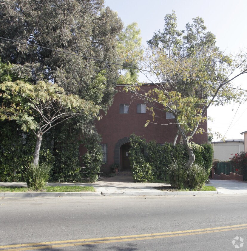 Building Photo - 706-710 1/2 N Hoover St