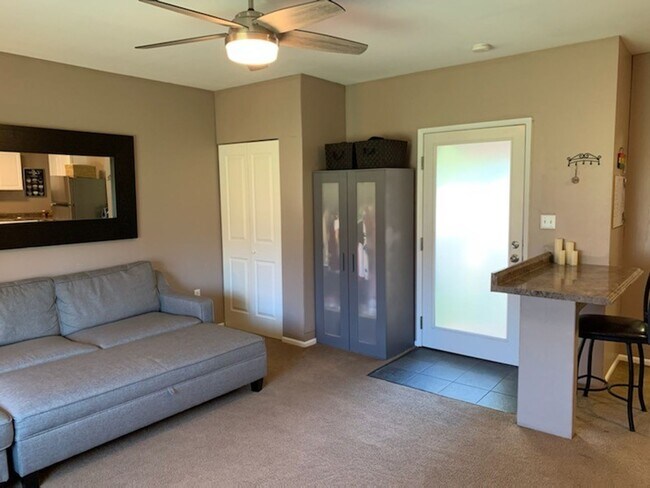 Building Photo - BOTHELL - 1 BEDROOM