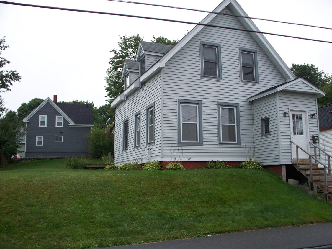 32 Walter St, Bangor, ME 04401 House for Rent in Bangor, ME
