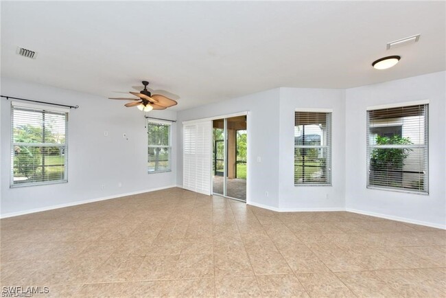 Foto del edificio - 8310 Laurel Lakes Way