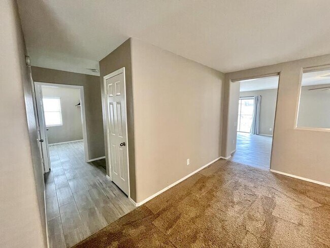Foto del edificio - 43269 W Blazen Trail