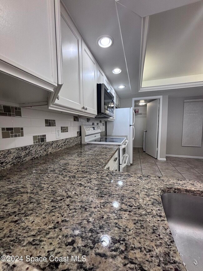 Building Photo - 155 Jimmy Buffett Mem Hwy