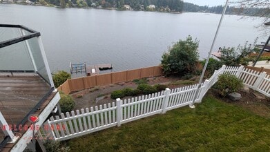 Building Photo - 3514 Long Lake Dr SE