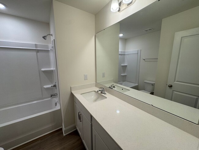 Foto del edificio - 3 Bedroom | 2.5 Bathroom Raleigh Townhome