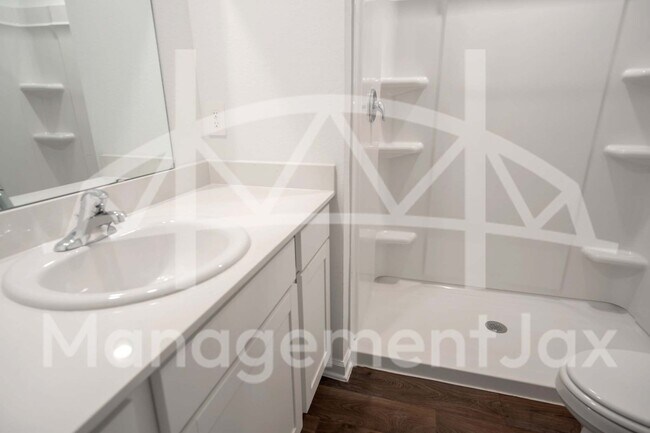 Foto del edificio - 5538 US-1