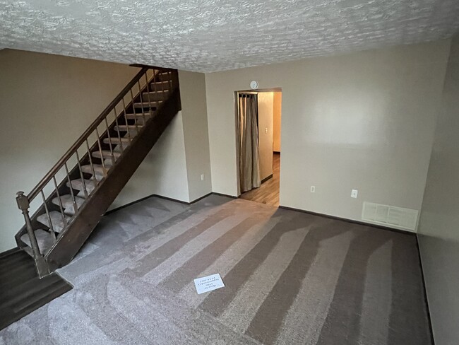 Building Photo - 5784 Pepperwood Ct