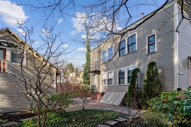 Building Photo - 30 Healey St