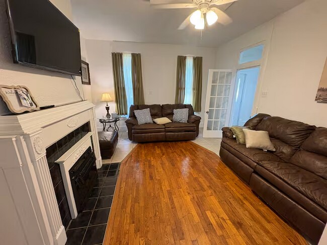 Foto del edificio - 1016 NE Quincy St