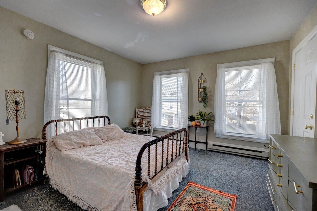 43 Province St Unit B, Laconia, NH 03246 Condo for Rent in Laconia, NH