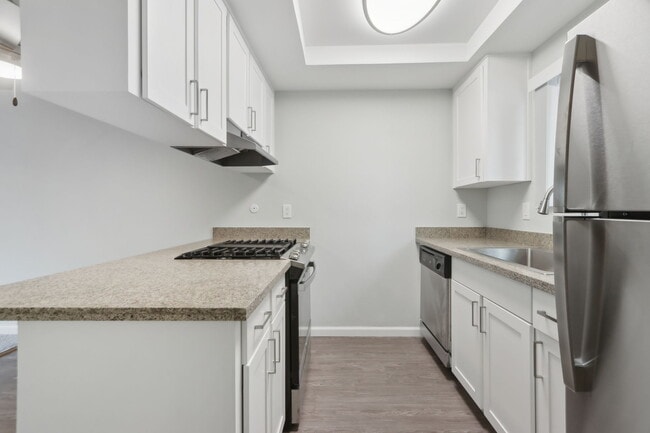 Building Photo - Brookvale Chateau