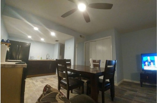 Kitchen & Dining Area - 811 Vouray Dr