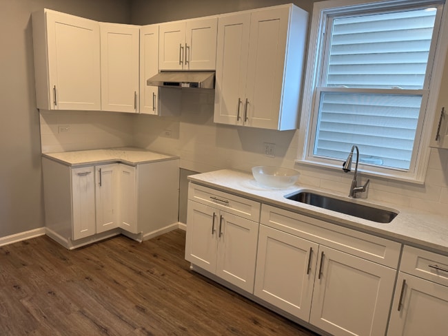 Photo - 3737 S Union Ave Apartment