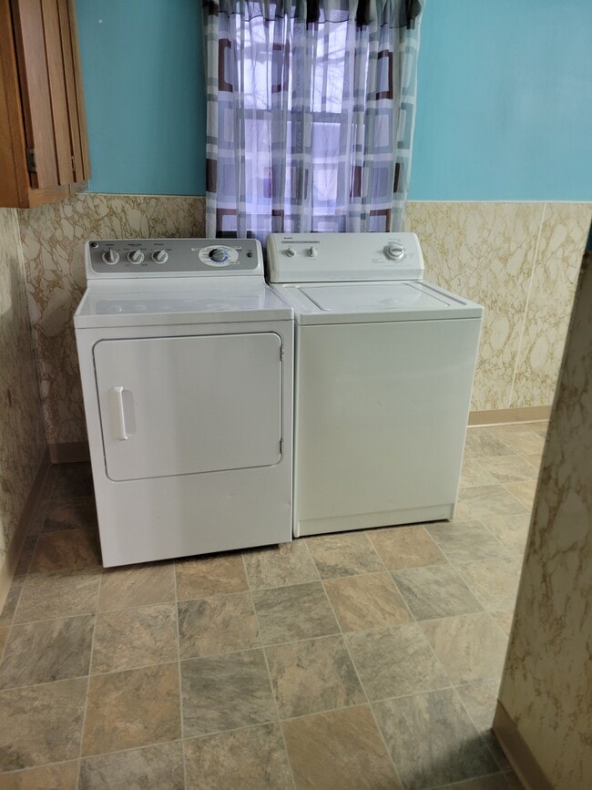 Washer/Dryer - 1212 Minnesota Ave