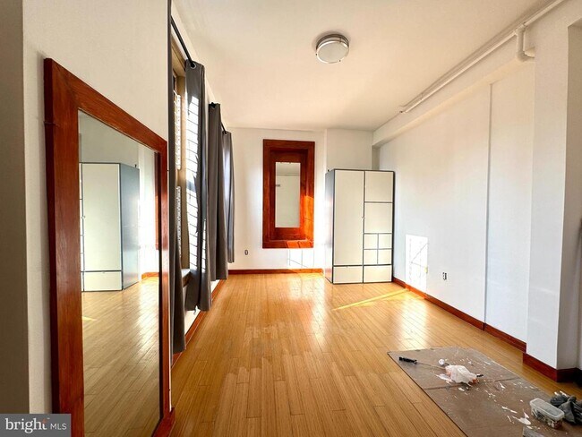 Foto del edificio - 1301 Vine St